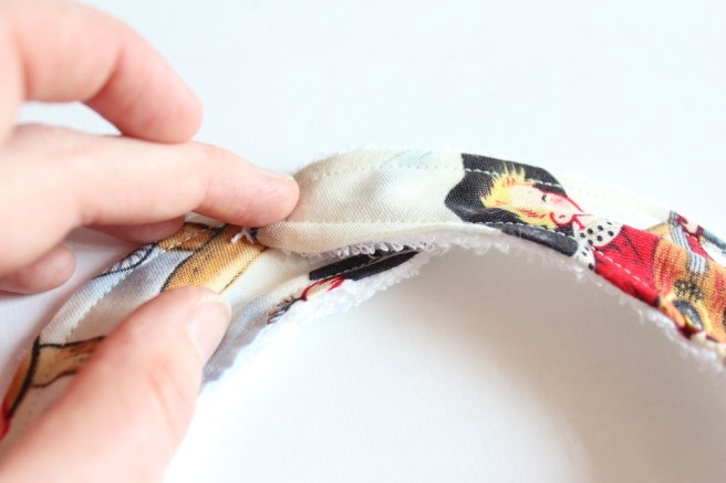 Baby bib tutorial and pattern