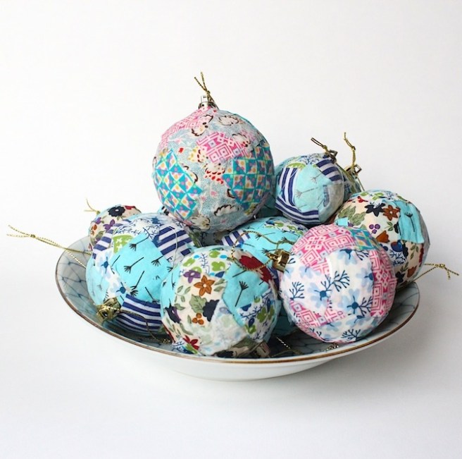 Fabric baubles DIY