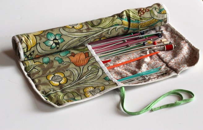 Vintage knitting needle roll | Wolves in London