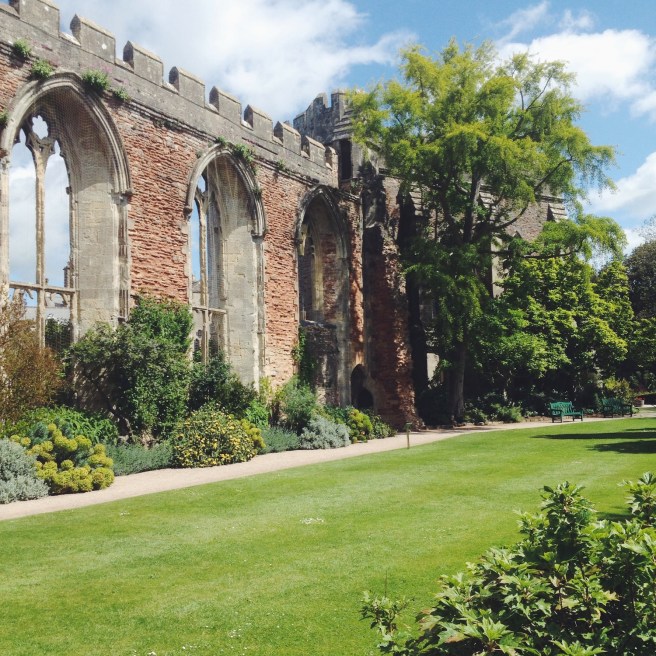 Bishops Palace | Wolves in London