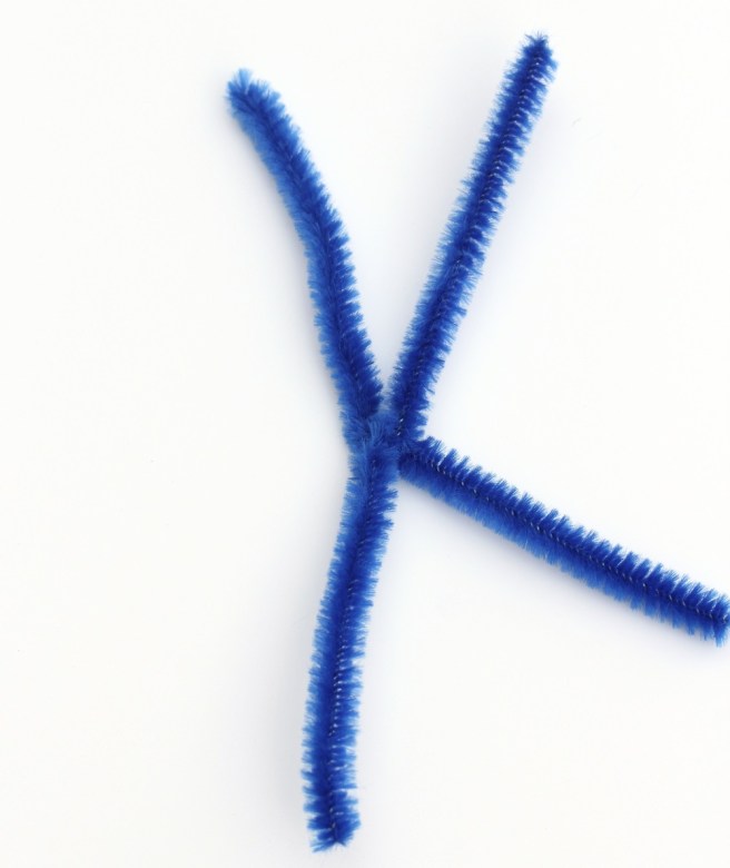 Pipe cleaner fold