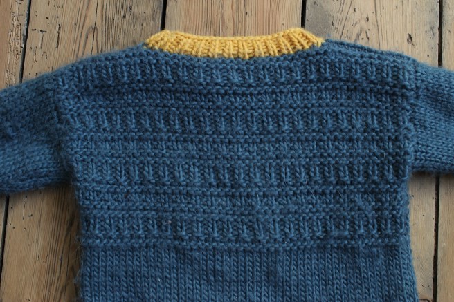 Back of a handknit jumper, free pattern