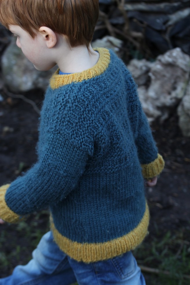 Handknit toddler jumper, free pattern