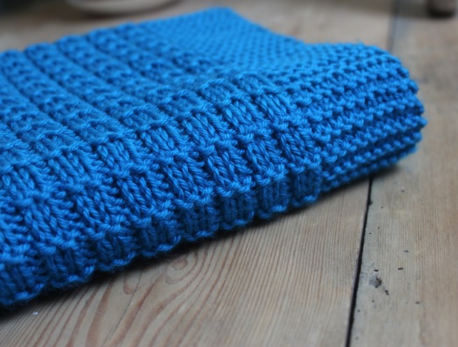 waffles baby blanket: hand knit blanket | Wolves in London